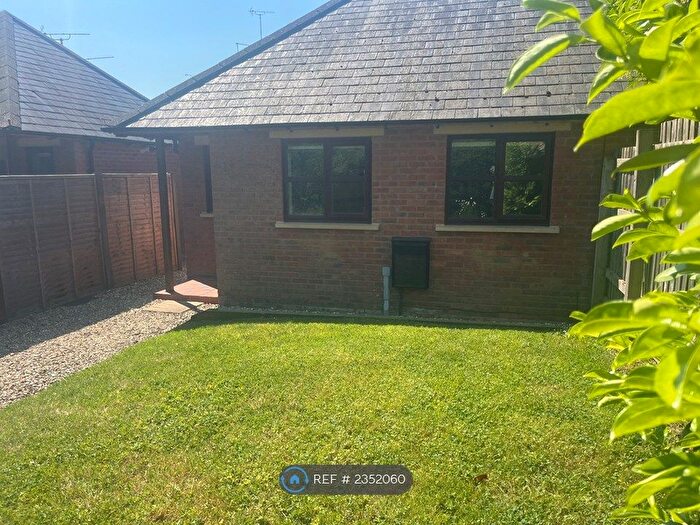 1 Bedroom Bungalow To Rent In Old Paddock Bungalows, Royal Wootton Bassett, SN4