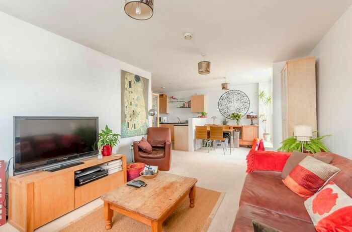 2 Bedroom Flat To Rent In Osiers Road, Putney, London, SW18