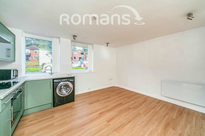 2 Bedroom Flat To Rent In Hemdean Road, Caversham, Reading, RG4