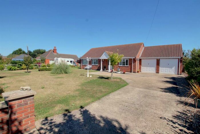 3 Bedroom Detached Bungalow For Sale In Mill Road, Theddlethorpe, Mablethorpe, LN12