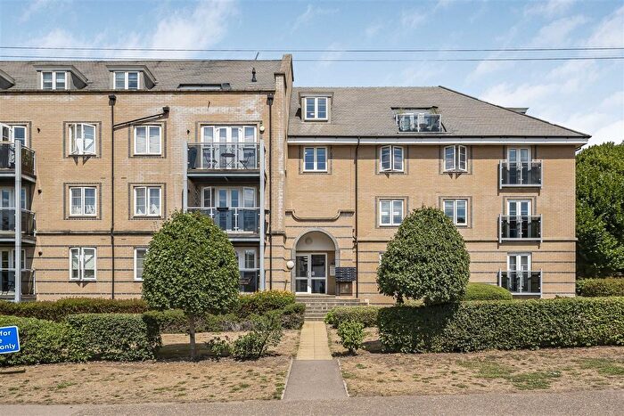2 Bedroom Flat For Sale In Constables Way, Hertford, SG13