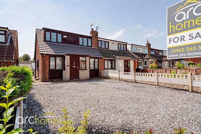 2 Bedroom Semi Detached House For Sale In Wigan Road, Atherton, Manchester, M46