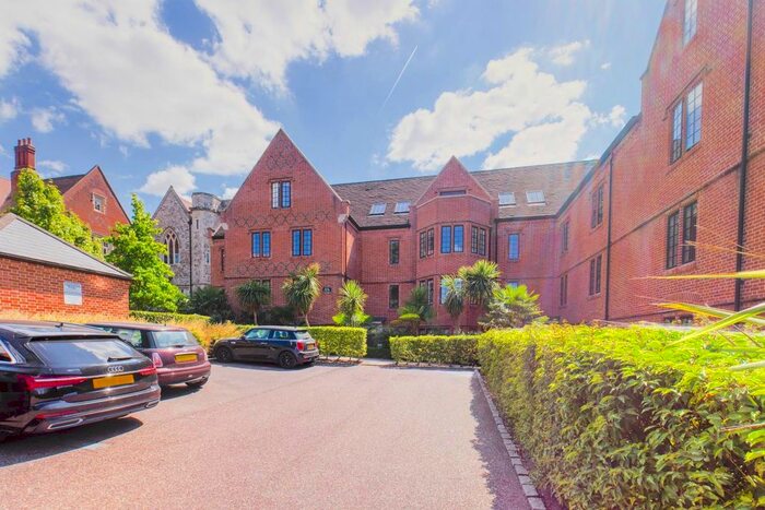 2 Bedroom Flat To Rent In The Galleries, Warley, Brentwood, CM14