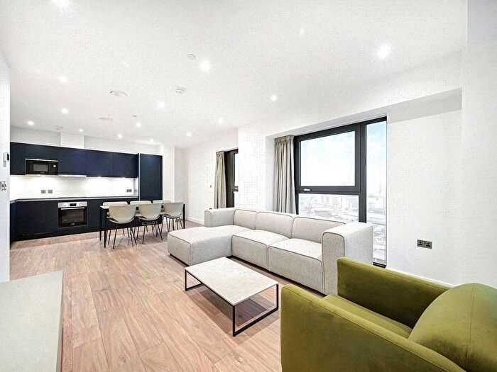 3 Bedroom Flat To Rent In Uncle Acton, Victoria Road, W3