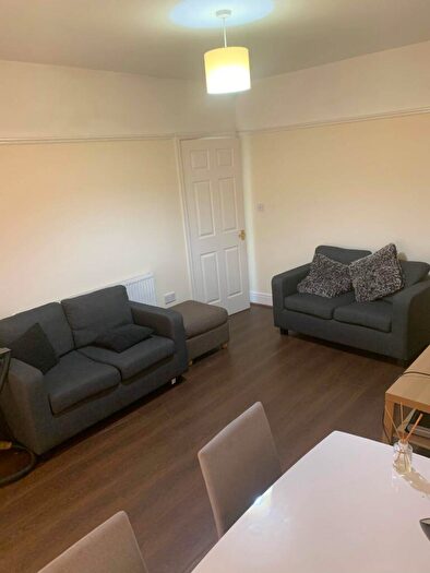 4 Bedroom Semi-Detached House To Rent In Birchfields Road, Fallowfield, M14