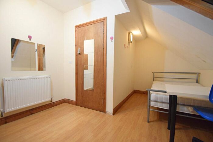 6 Bedroom House To Rent In Strathnairn Street, Roath, CF24