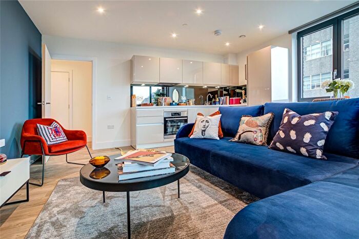 3 Bedroom Flat To Rent In Windsor House, Fairfield Avenue, TW18