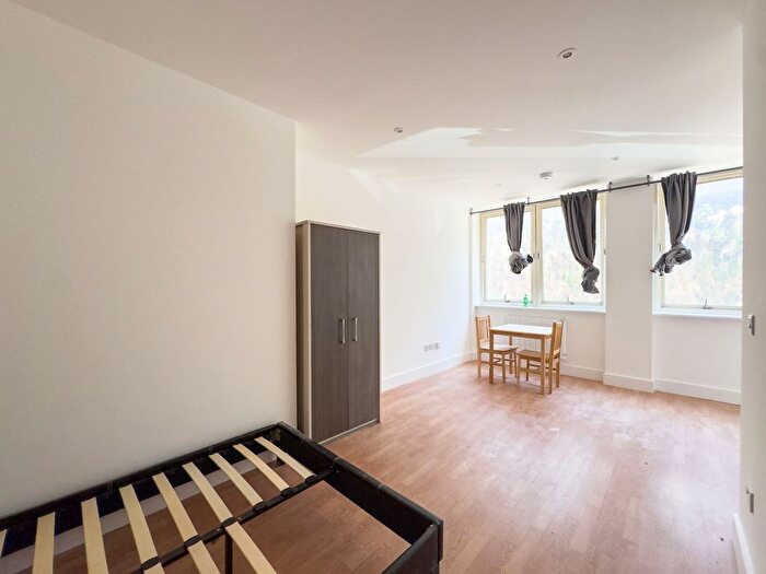 Studio To Rent In Shenley Road, Borehamwood, WD6