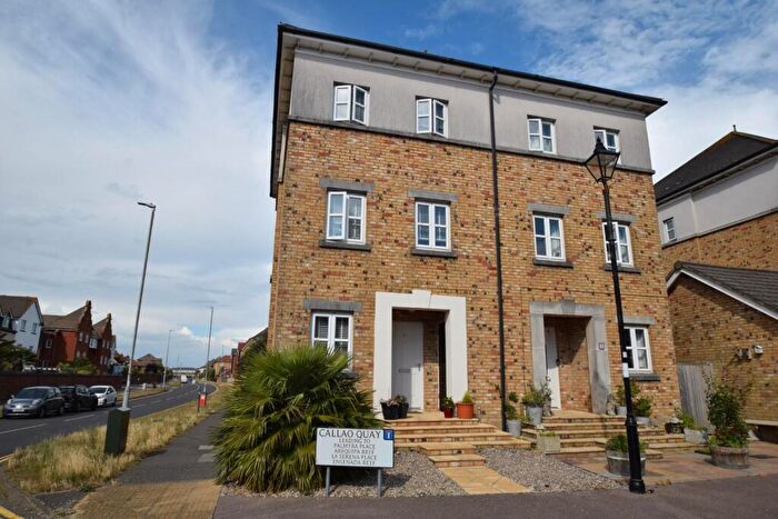 4 Bedroom Town House To Rent In Callao Quay, Eastbourne, BN23