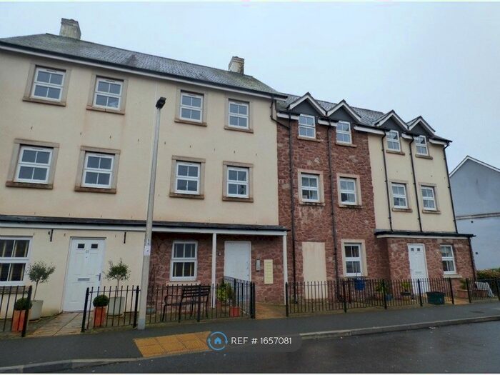 2 Bedroom Flat To Rent In Carhaix Way, Carhaix Way, EX7