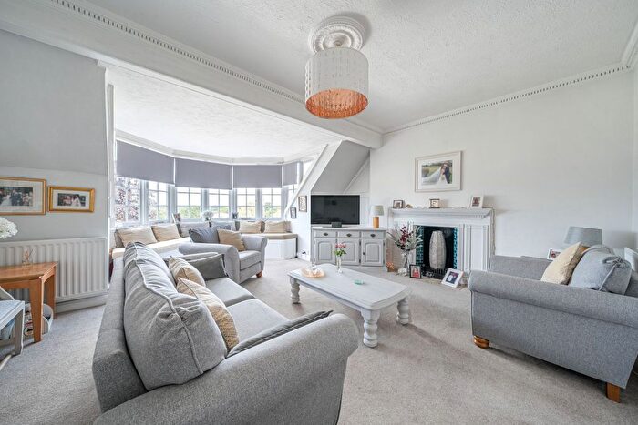 2 Bedroom Flat For Sale In Catisfield Lane, Fareham, Hampshire, PO15