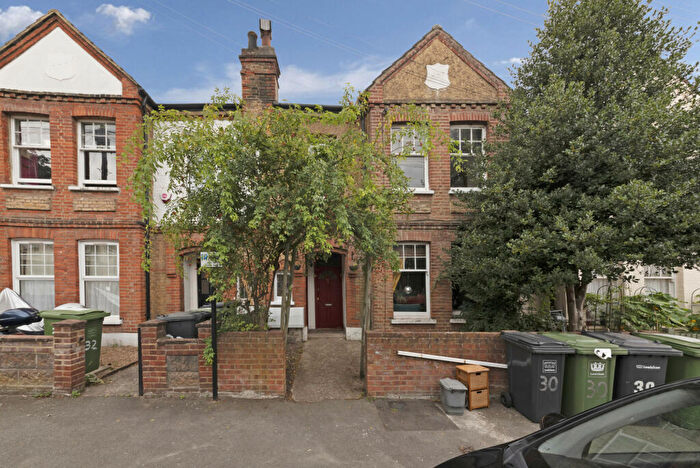 2 Bedroom Flat To Rent In Undercliff Road, London, SE13