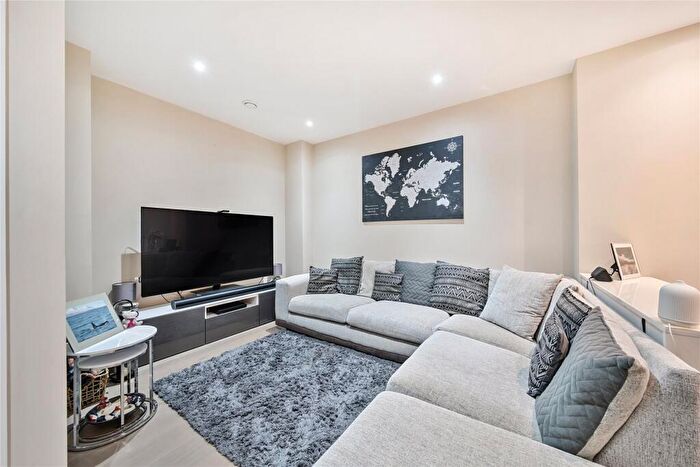 2 Bedroom Flat For Sale In High Street, Bromley, BR1
