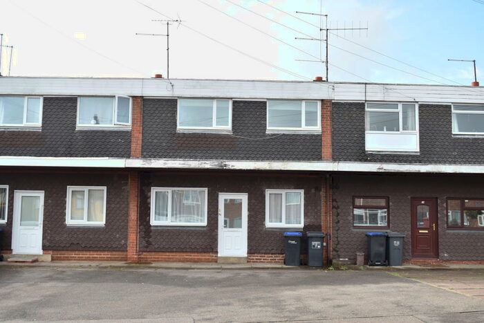 2 Bedroom Maisonette To Rent In Fulford Drive, Northampton, NN2