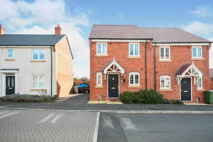 3 Bedroom Semi-Detached House For Sale In 21 Pasture Way, Farnsfield, Newark, Nottinghamshire, NG22