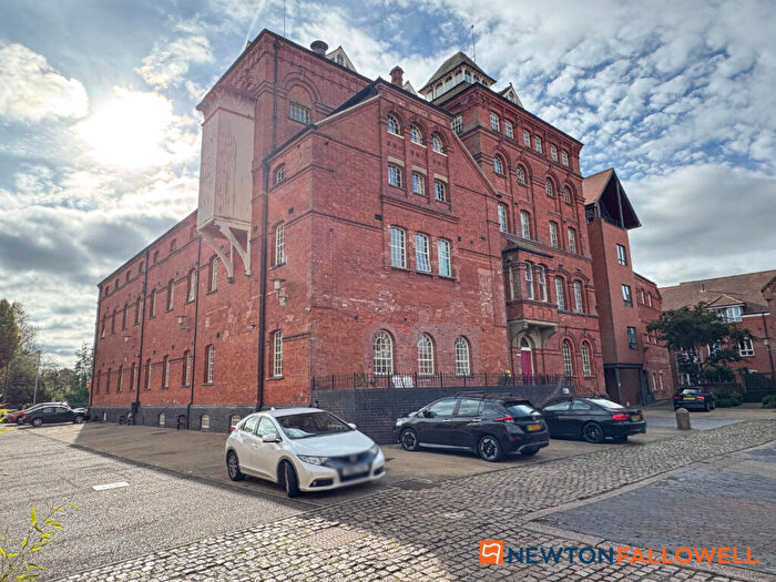 2 Bedroom Flat For Sale In The Courtyard, Castle Brewery, Newark, NG24
