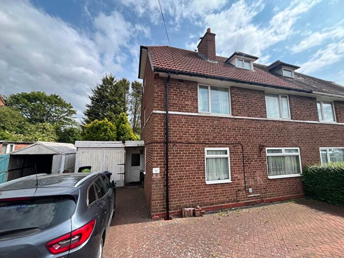 5 Bedroom Semi-Detached House To Rent In Kenmure Road, Birmingham, B33