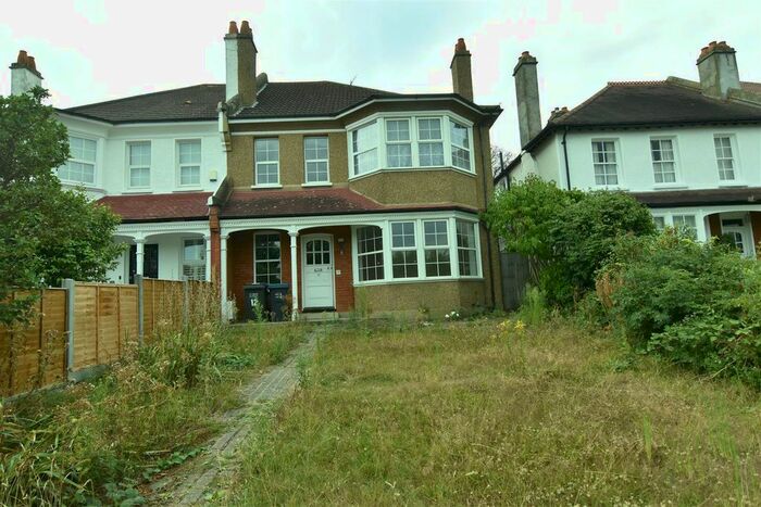 4 Bedroom Property To Rent In Pollards Hill East, London, SW16