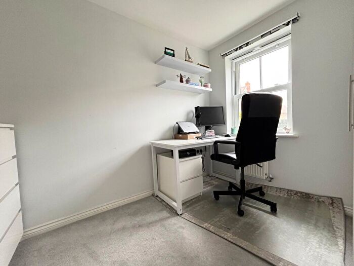 4 Bedroom Town House To Rent In Planets Way, Biggleswade, SG18