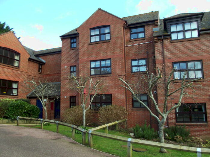 2 Bedroom Flat To Rent In Swan Court, Exeter, EX2