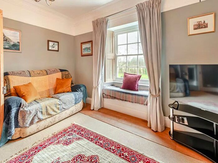 5 Bedroom Semi-Detached House For Sale In Upper Thornton, Milford Haven, Pembrokeshire, SA73