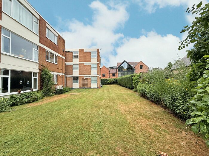 2 Bedroom Apartment For Sale In Millfield Court, High Street, Henley-in-Arden, B95
