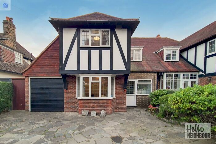 4 Bedroom Semi-Detached House To Rent In Belmont Rise, Sutton, SM2