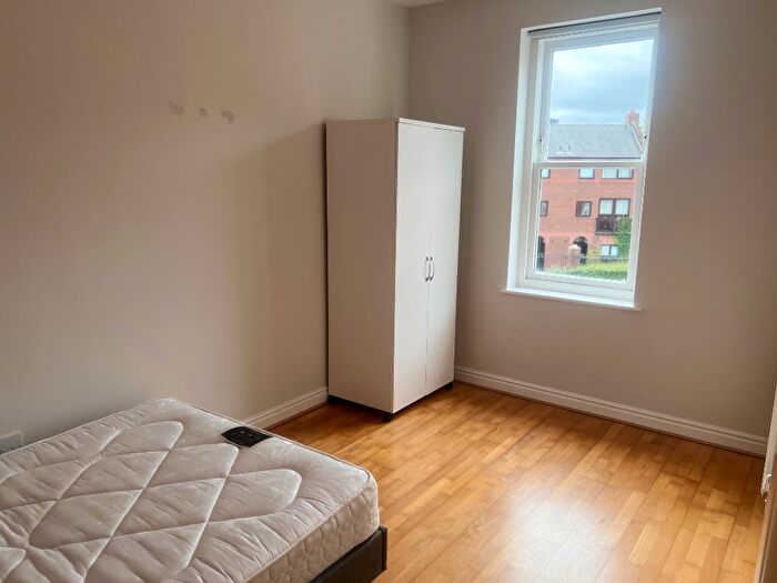 2 Bedroom Flat To Rent In Arch View Crescent, Liverpool, Merseyside, L1