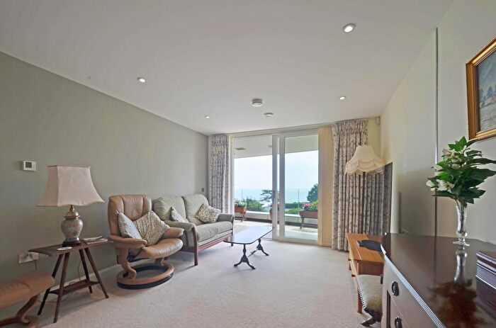 2 Bedroom Apartment For Sale In Sea Road, Carlyon Bay, PL25
