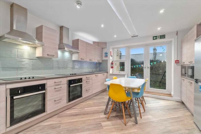 10 Bedroom Terraced House To Rent In Houndiscombe Road, Plymouth, PL4