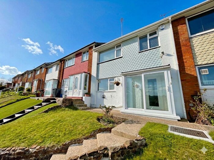 3 Bedroom Terraced House For Sale In Polzeath Close, Luton, Bedfordshire, LU2