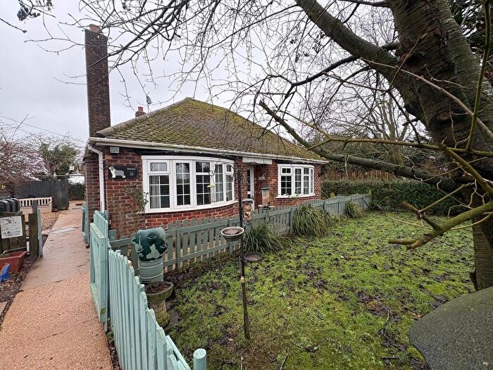 2 Bedroom Detached Bungalow For Sale In South Drove, Quadring Fen, PE11