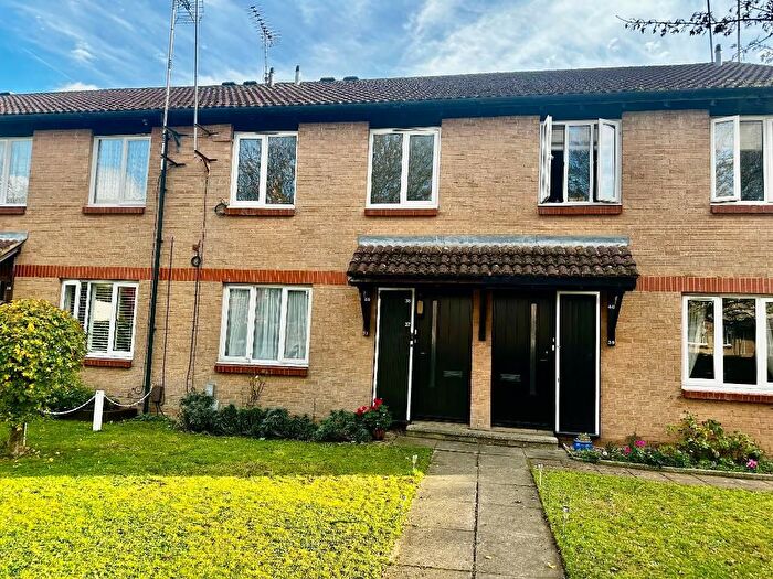 1 Bedroom Flat For Sale In Taylor Close, Orpington, Kent, BR6