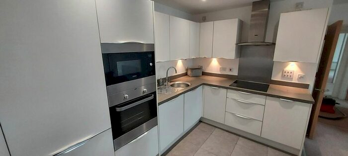 2 Bedroom Flat To Rent In Ferry Court, Cardiff, CF11