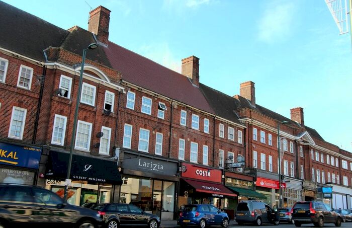 Studio To Rent In Finchley Road, London, NW11