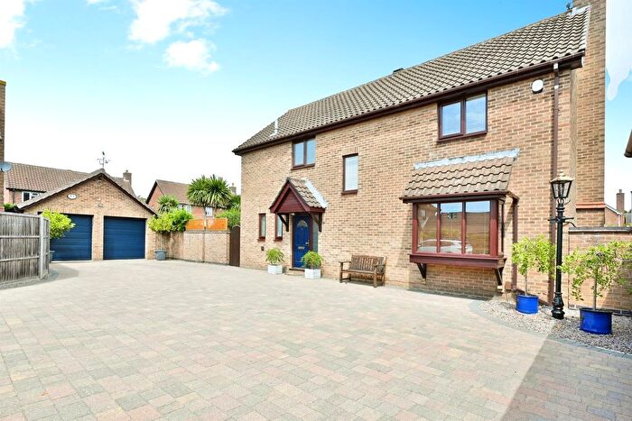 4 Bedroom Detached House For Sale In Priors Gate, Peterborough, PE4