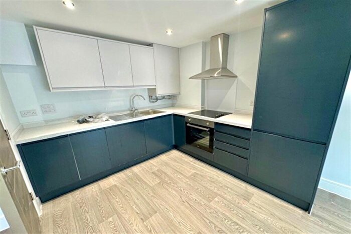 1 Bedroom Apartment To Rent In Clarendon Apartsments, Canal Walk, Southampton, SO14