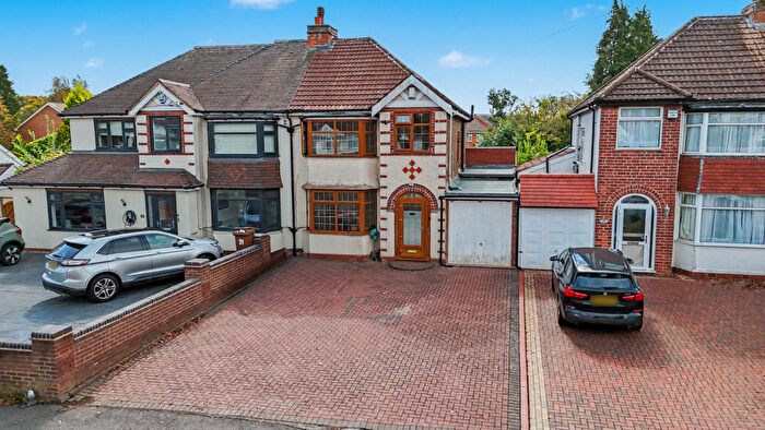 3 Bedroom Semi Detached House For Sale In Colebrook Road, Shirley, Solihull, B90