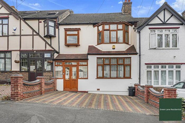 3 Bedroom House For Sale In Wells Gardens, Ilford, IG1