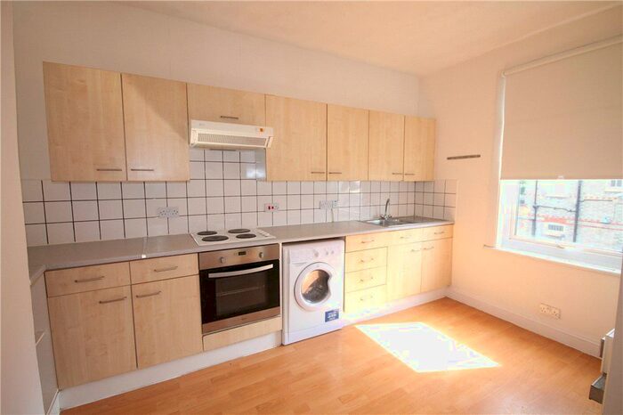 2 Bedroom Flat To Rent In Brighton Road, South Croydon CR2