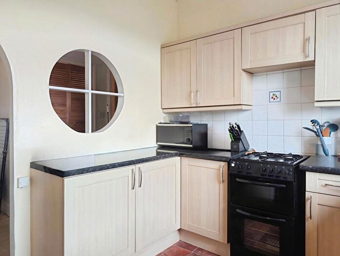 1 Bedroom Flat To Rent In Slateford Road, Edinburgh, Midlothian, EH11