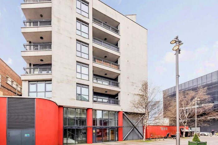 1 Bedroom Flat To Rent In Salway Place, London, E15