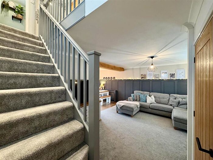 3 Bedroom Semi-Detached House For Sale In Woodward Avenue, Bacton, IP14