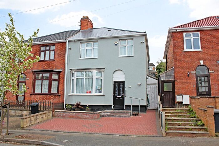 3 Bedroom Semi Detached House For Sale In Mayflower Road, Leicester, LE5