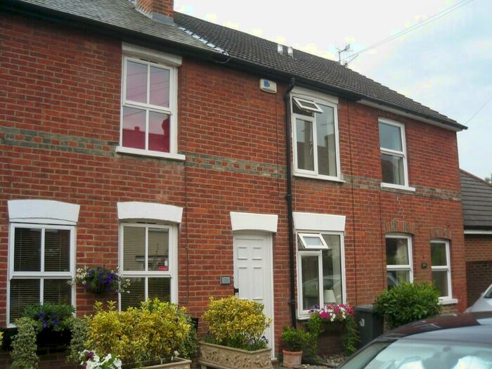 2 Bedroom Terraced House To Rent In North Street, Godalming, Surrey, GU7