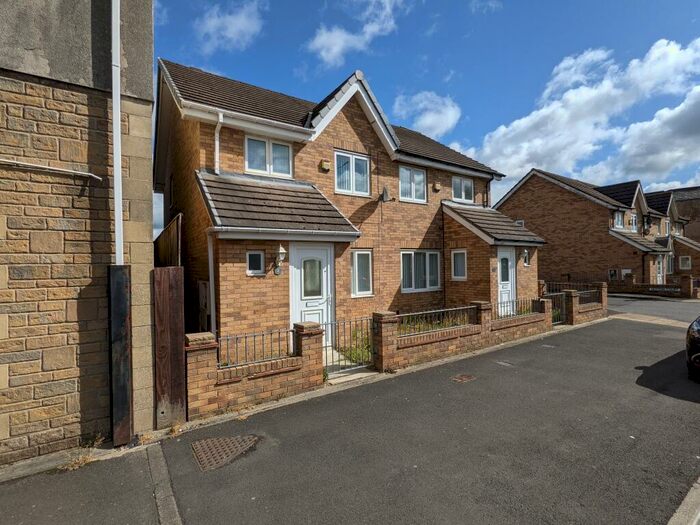 3 Bedroom Semi-Detached House To Rent In Hutton Court, Annfield Plain, DH9