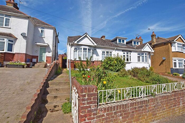 1 Bedroom Semi Detached Bungalow For Sale In Maidstone Road, Gillingham, ME8