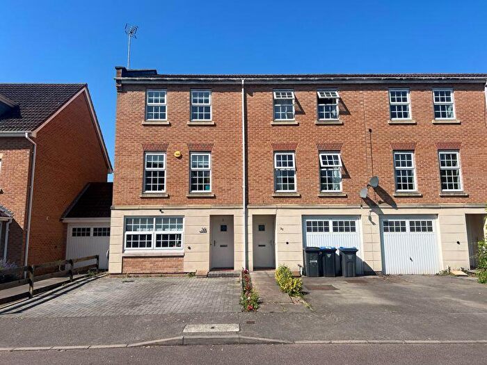 5 Bedroom Semi Detached House For Sale In Middlebrook Green, Market Harborough, LE16