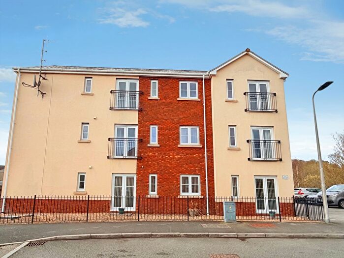 2 Bedroom Flat For Sale In Ffordd Cambria, Pontarddulais, Swansea, West Glamorgan, SA4