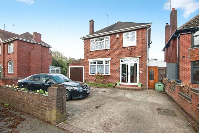 3 Bedroom Detached House For Sale In St. Peters Road, Dudley, DY2
